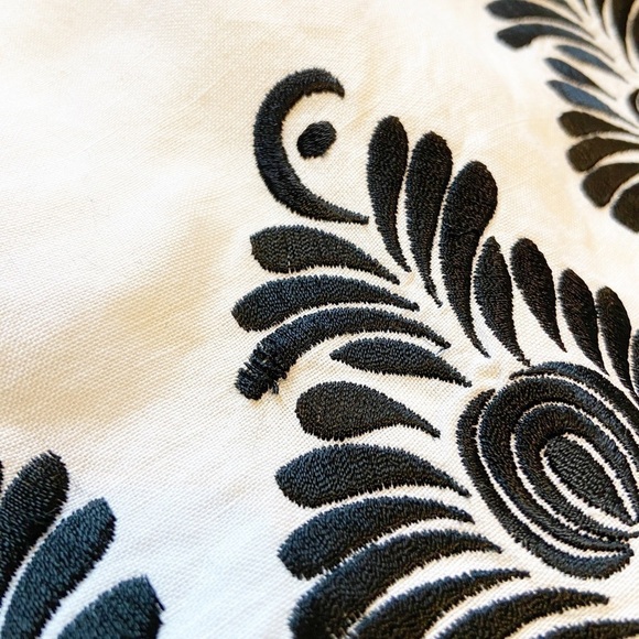 LOFT | Linen Blend Embroidered A-Line Skirt Size 8P - Picture 9 of 12